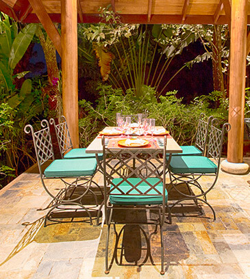 Baan Surin Sawan - Outdoor dining pavilion